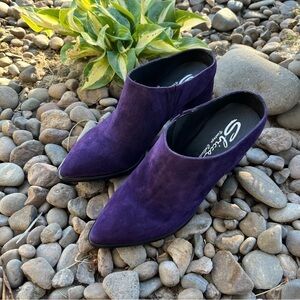 NIB Sbicca Vintage Collection Turnkey Purple Suede Mules 6